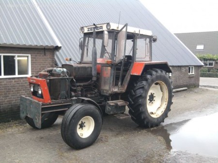 699338-8211-zetor.jpg