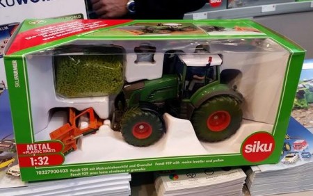 Siku Fendt 939 met holaras MES.JPG