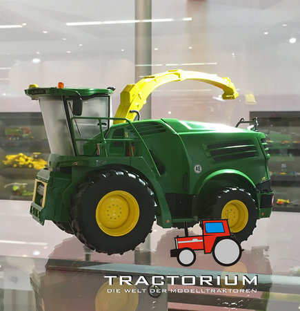 WikingJohnDeere8600_1,Medium.jpg